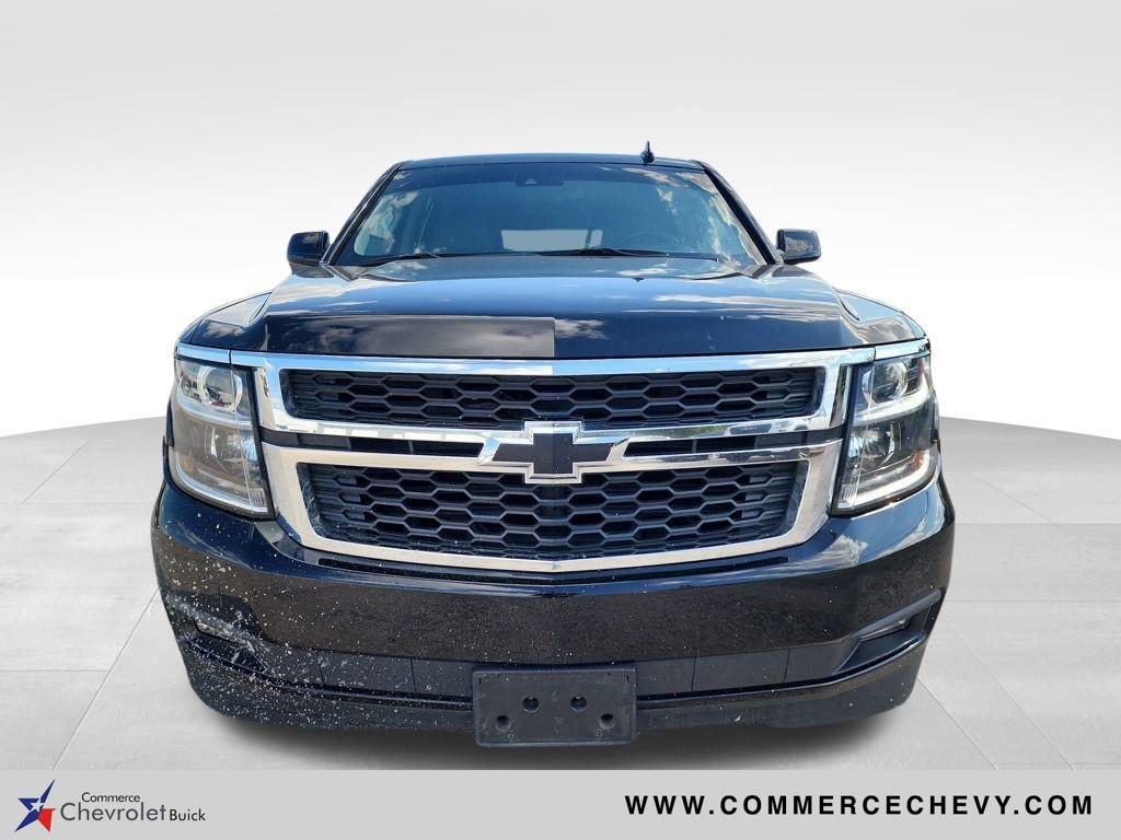 2018 Chevrolet Suburban LT photo 2