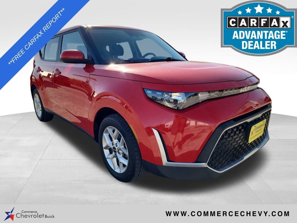 2024 Kia Soul LX's photo