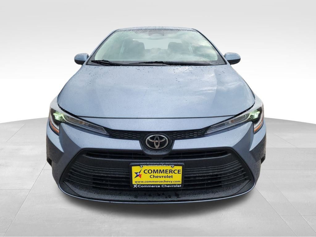 2023 Toyota Corolla LE photo 2