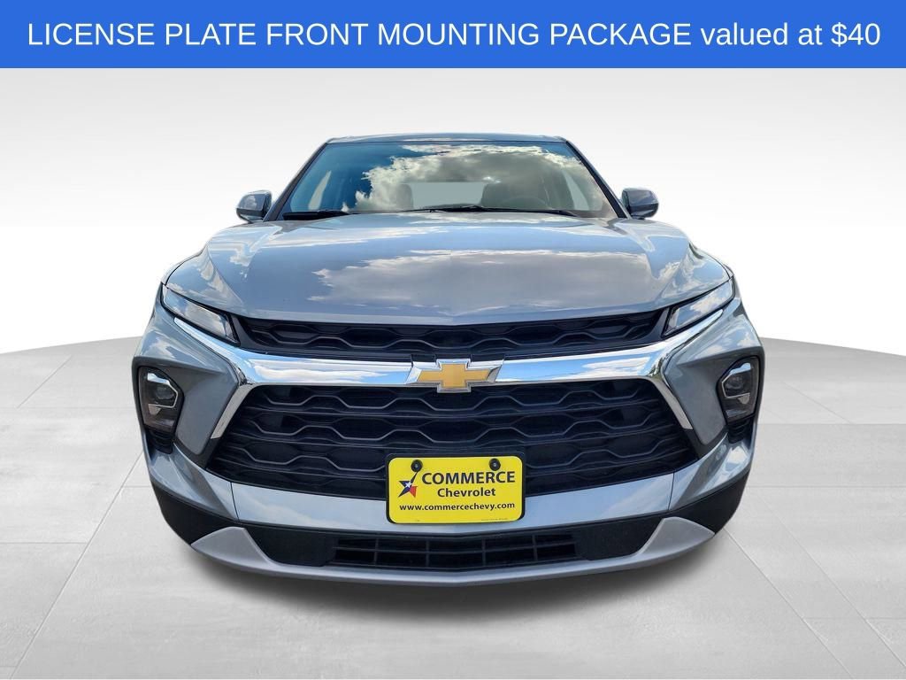 2025 Chevrolet Blazer 2LT photo 2