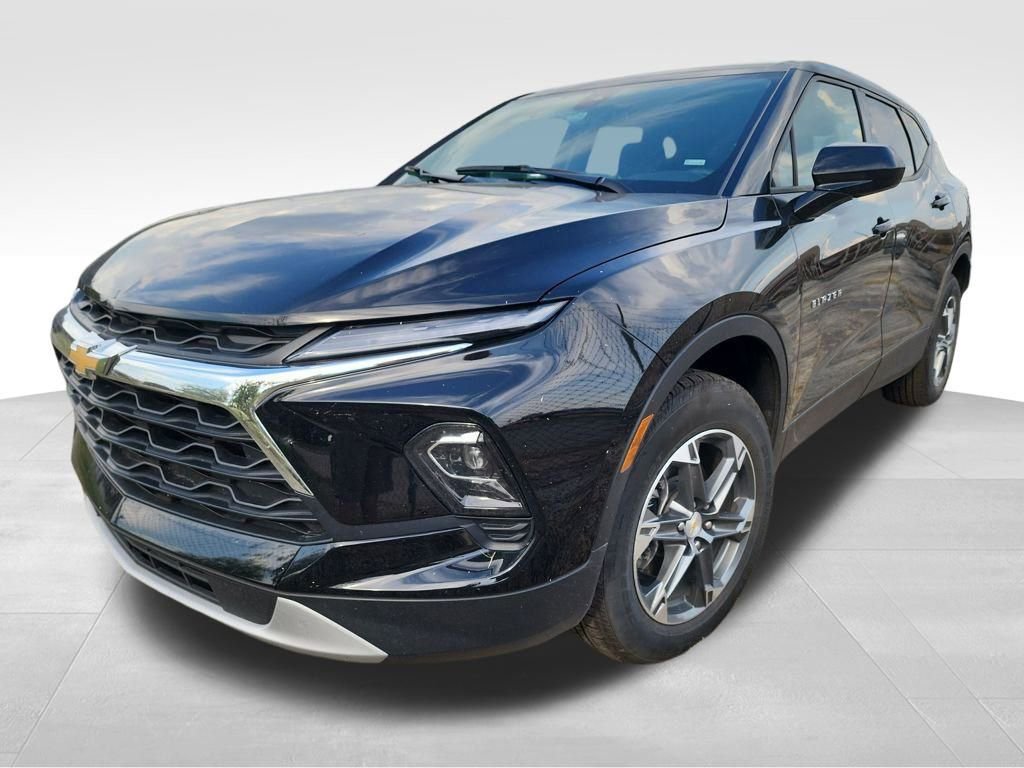 2025 Chevrolet Blazer 2LT photo 2