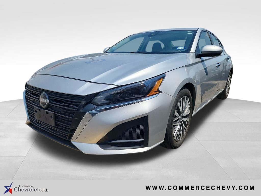 2023 Nissan Altima 2.5 SV photo 2
