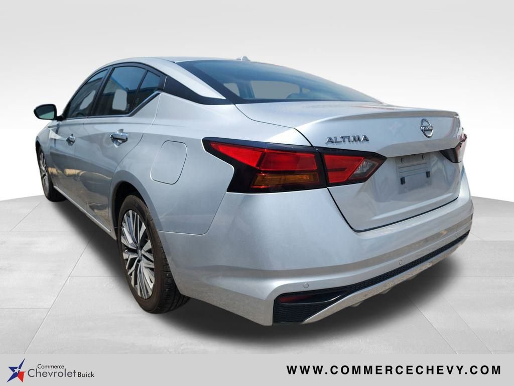 2023 Nissan Altima 2.5 SV photo 3