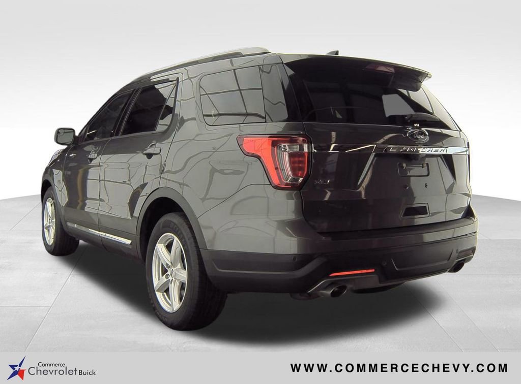 2018 Ford Explorer XLT photo 3