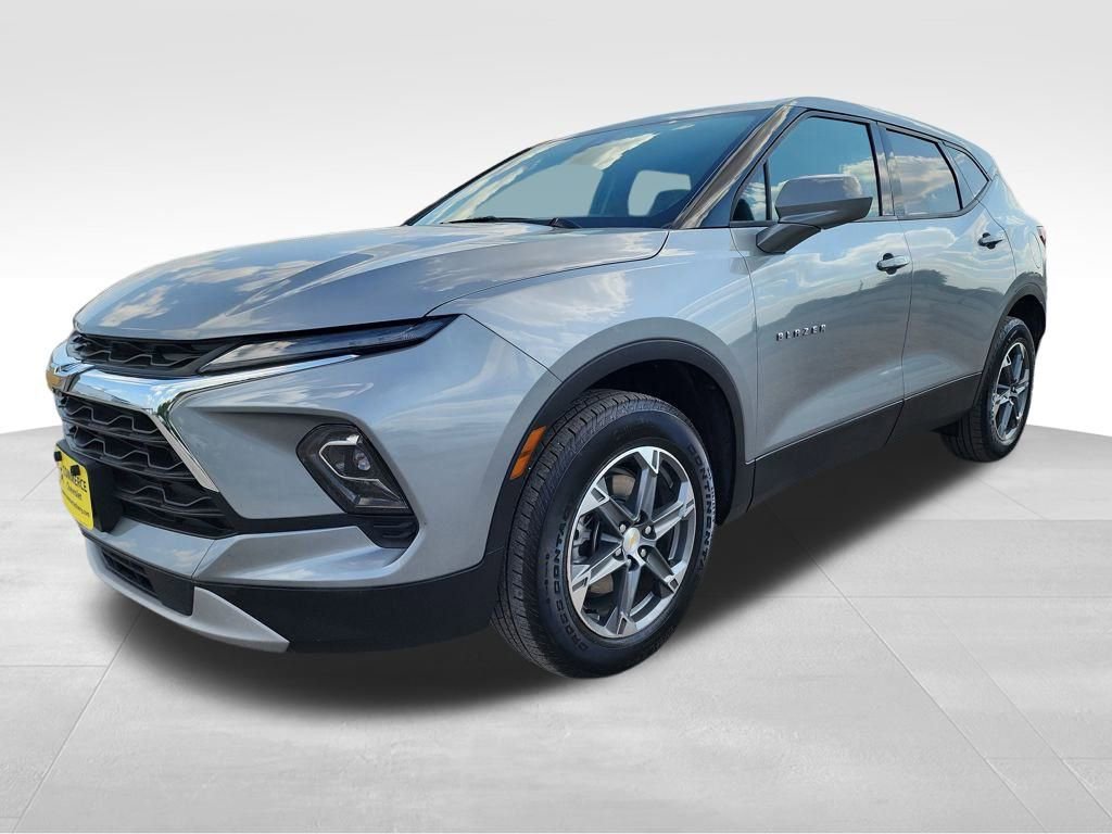 2025 Chevrolet Blazer 2LT photo 3