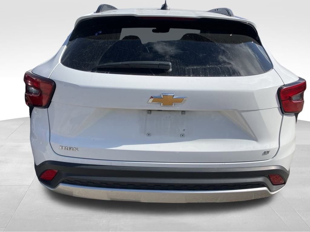 Used 2024 Chevrolet Trax LT SUV