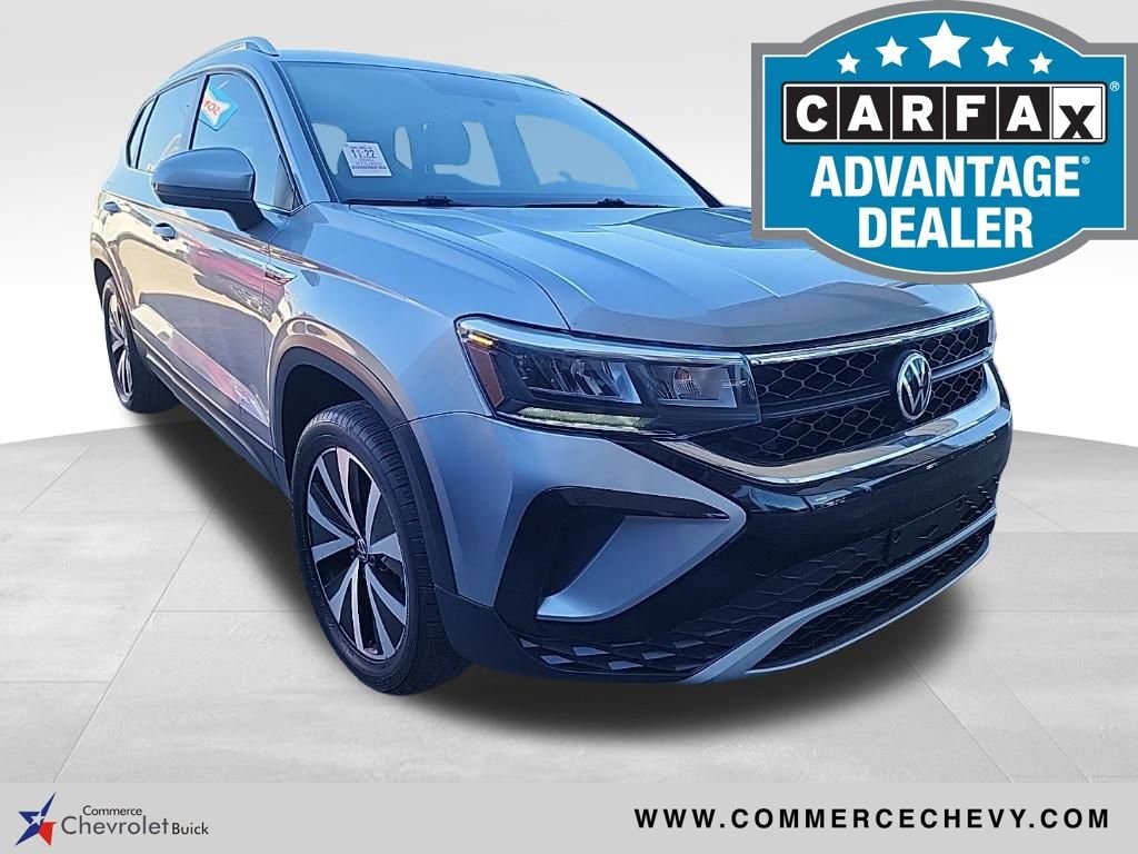 2022 Volkswagen Taos SE's photo