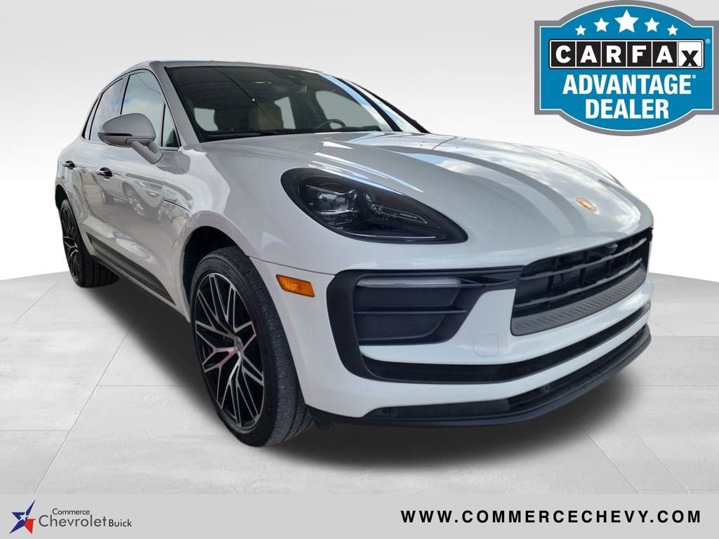 2022 Porsche Macan Base