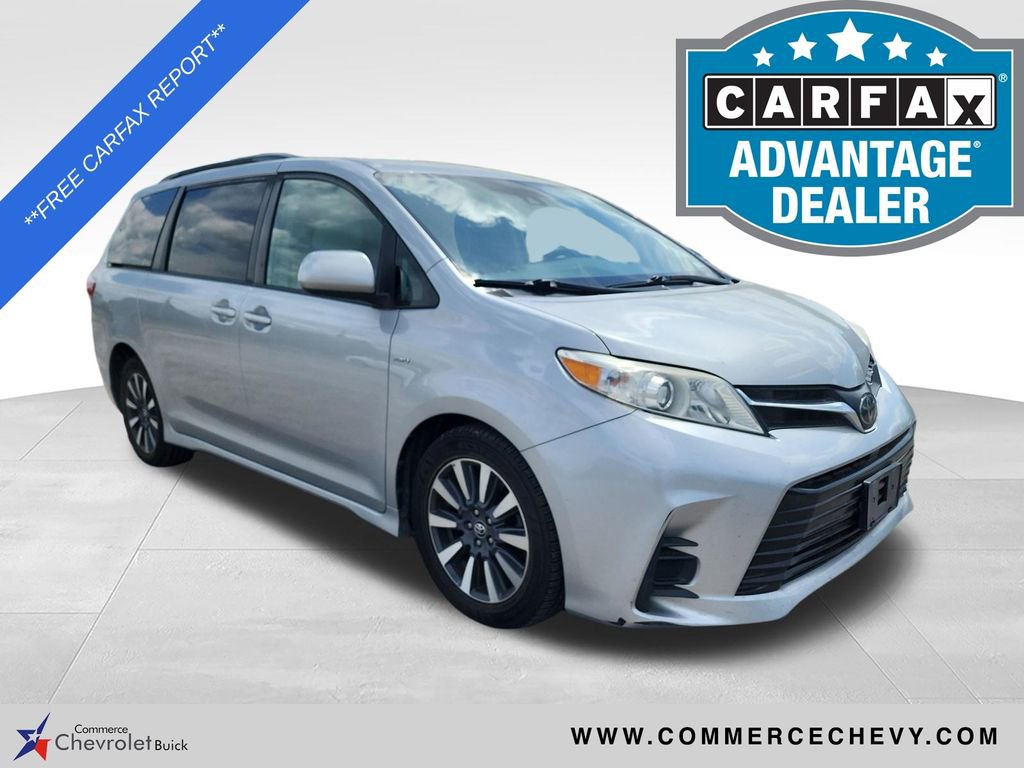 2019 Toyota Sienna LE V6 AWD 7-Passenger's photo