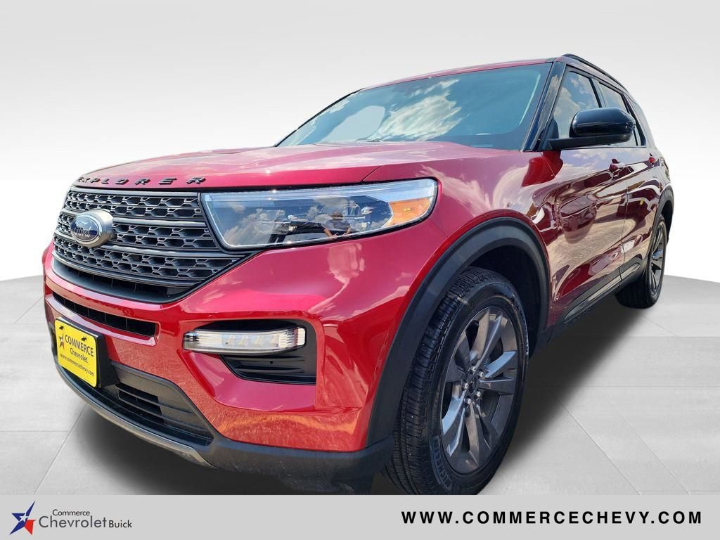 2024 Ford Explorer XLT photo 2