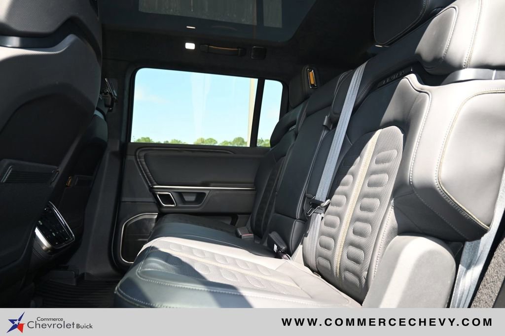 2023 Rivian R1S Launch Edition photo 3