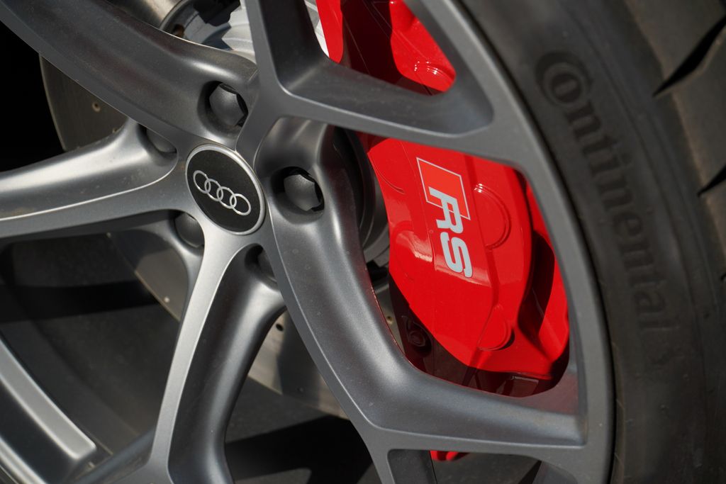 2025 Audi RS 6 Avant Performance photo 3