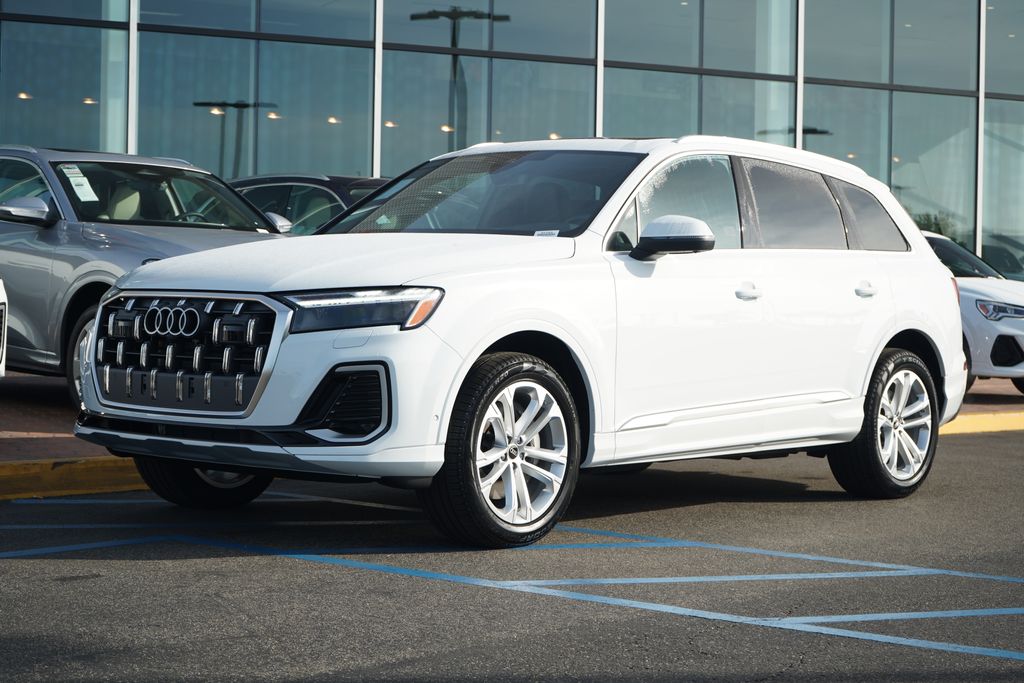 2026 Audi Q7 Premium Plus's photo