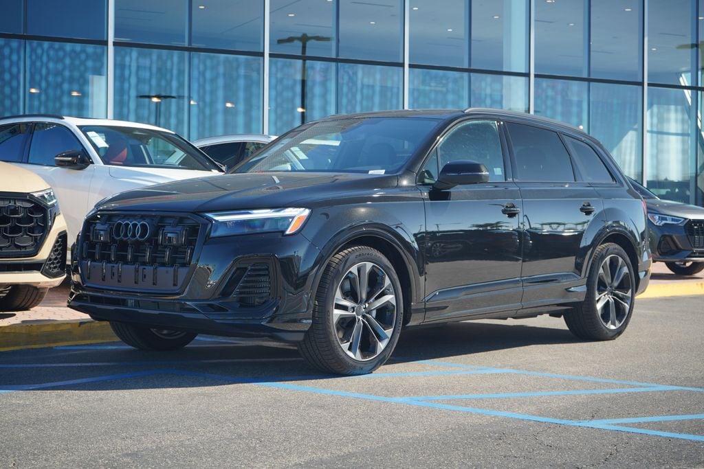2026 Audi Q7 Premium Plus's photo