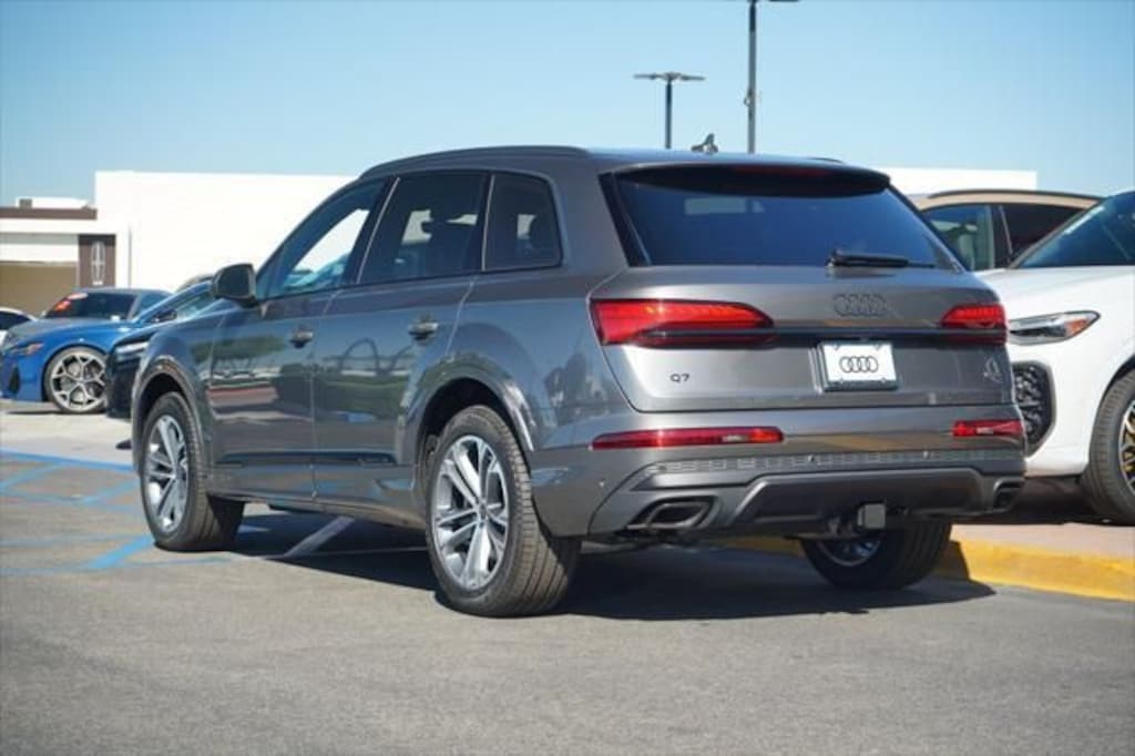 New 2026 Audi Q7 45 Premium Plus SUV