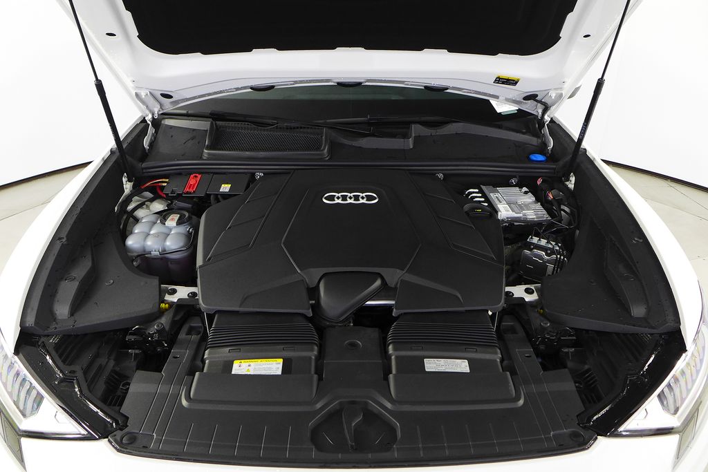 2023 Audi Q8 55 Premium Plus photo 5