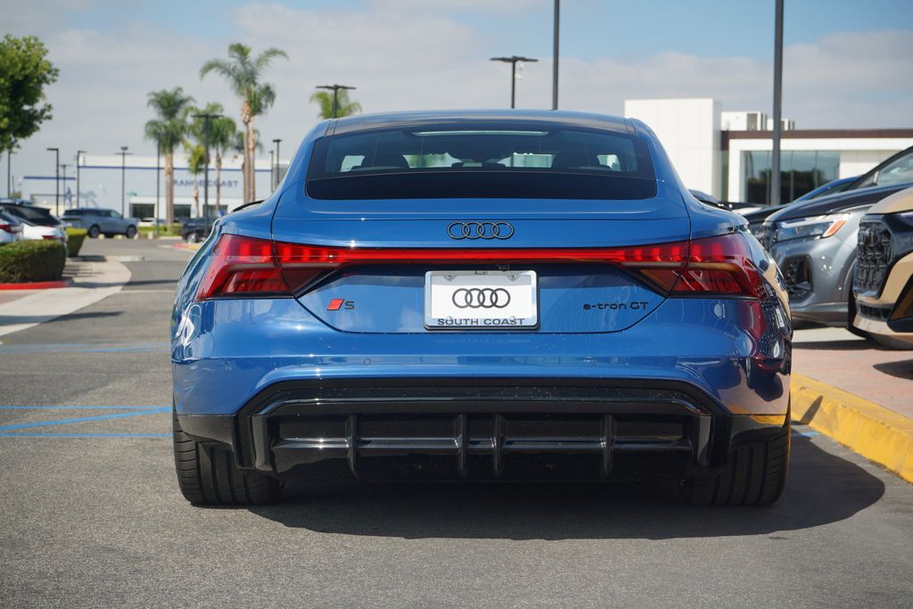 2026 Audi e-tron GT Premium Plus photo 4