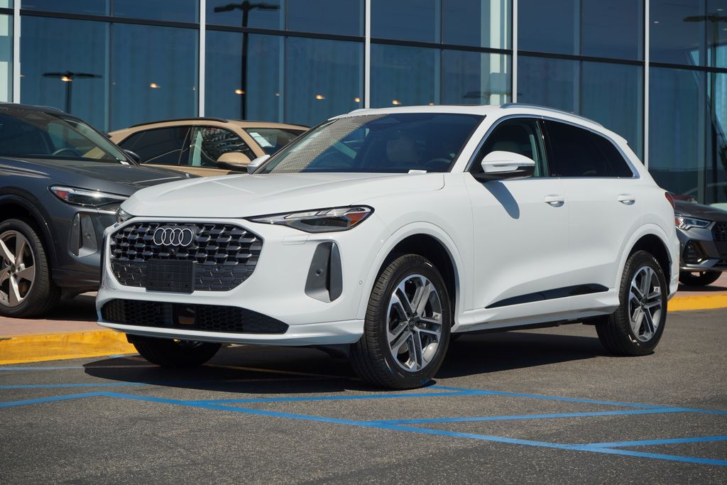 2025 Audi New Q5 Premium's photo