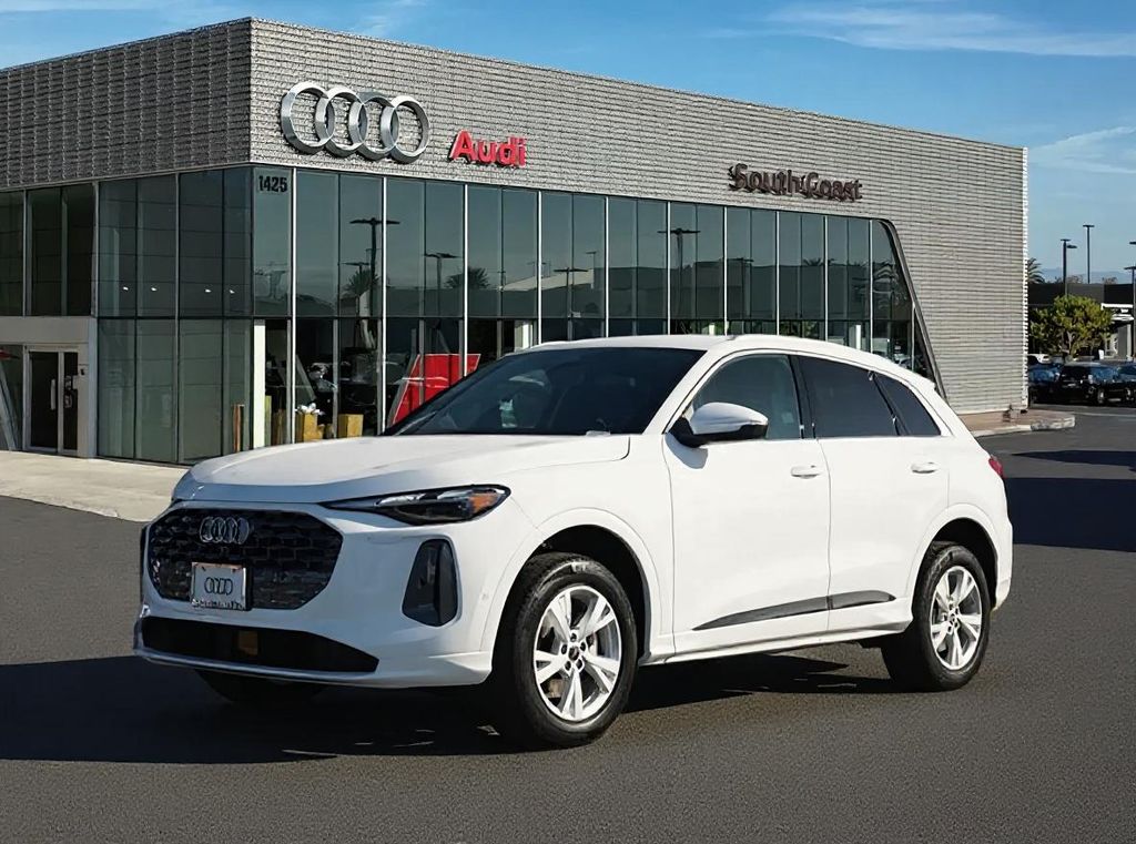 2025 Audi New Q5 Premium's photo