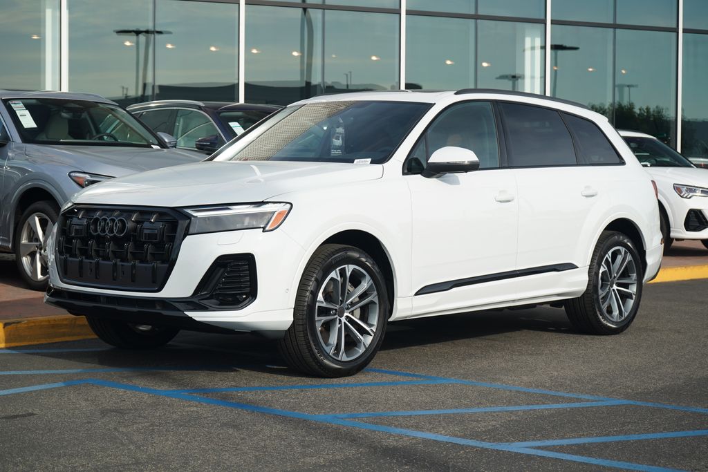 2026 Audi Q7 Premium Plus's photo
