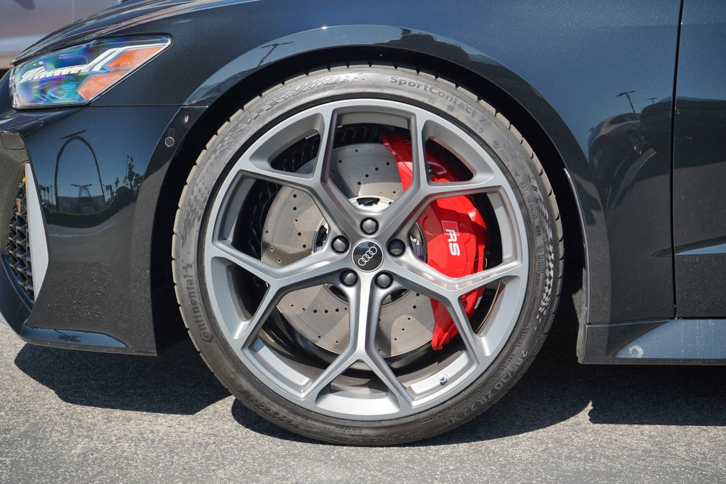 2025 Audi RS 7 Performance photo 2