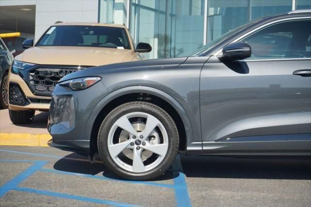 New 2025 Audi Q5 Prestige SUV