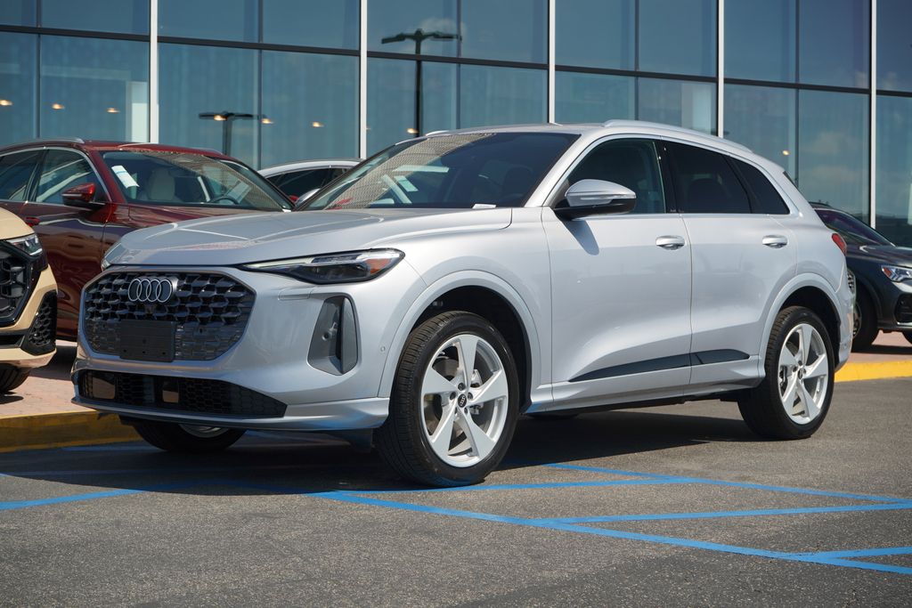 2025 Audi New Q5 Premium Plus's photo