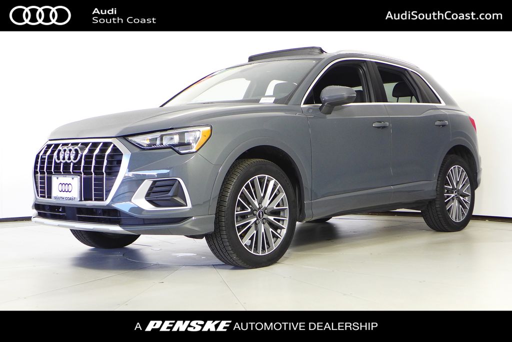 2022 Audi Q3 Premium's photo