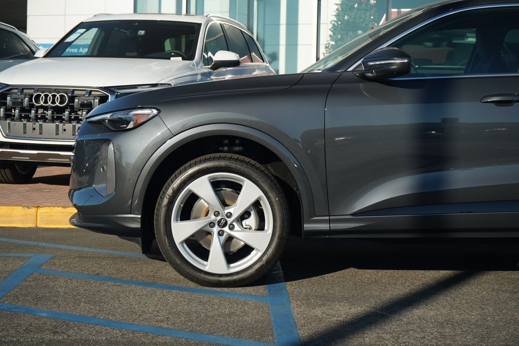 New 2025 Audi Q5 2.0T Premium SUV