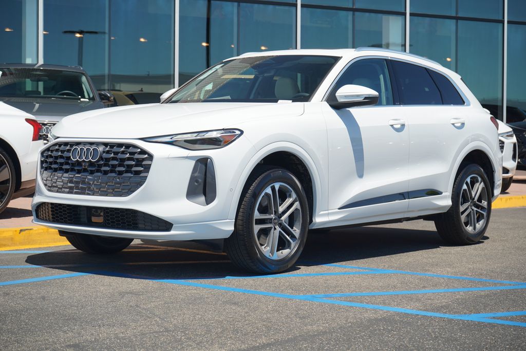 2025 Audi New Q5 Premium's photo