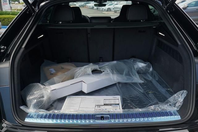 2025 Audi RS Q8 Base - Photo 11