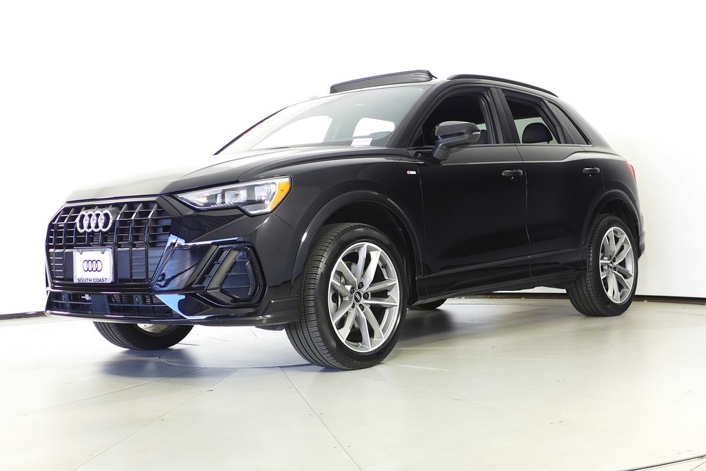2022 Audi Q3 45 TFSI S line Premium photo 2