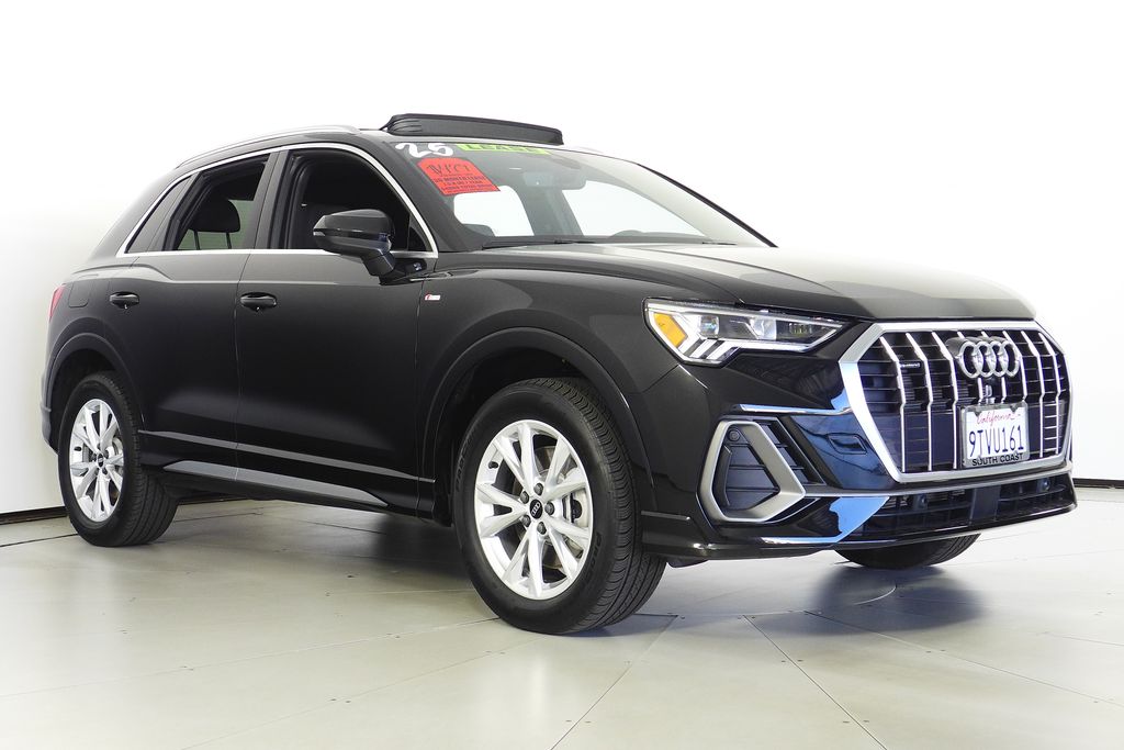 2025 Audi Q3 S line Premium Plus photo 4