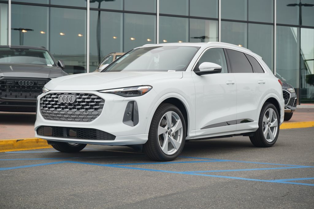 2025 Audi New Q5 Prestige's photo