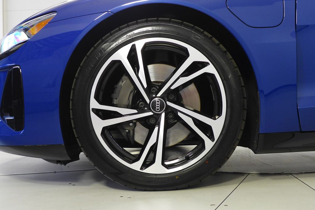 2023 Audi e-tron GT Premium Plus photo 4