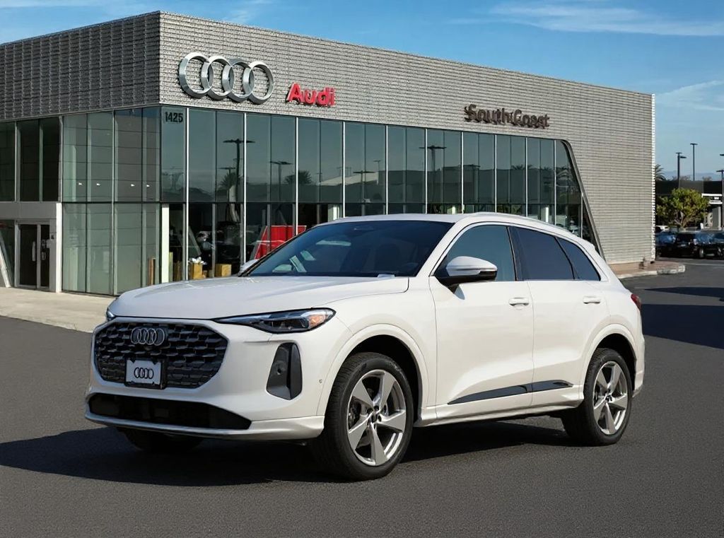 2025 Audi New Q5 Premium Plus's photo