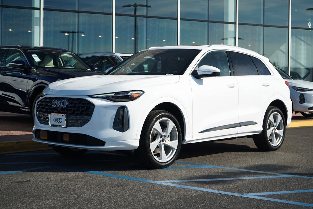 New 2025 Audi Q5 2.0T Premium SUV