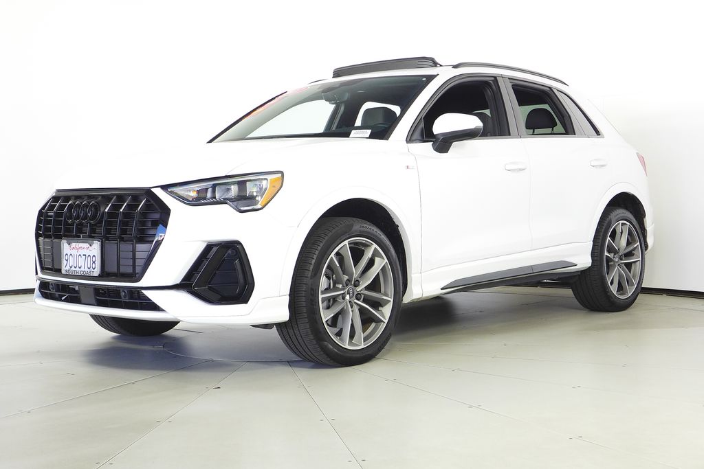 2022 Audi Q3 S line Premium photo 2