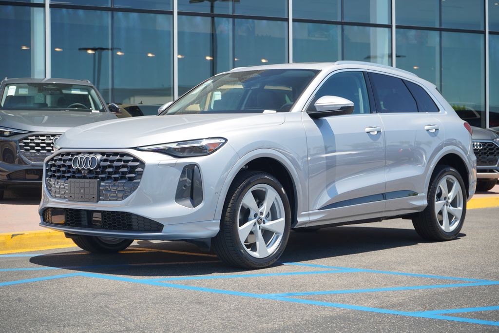 2025 Audi New Q5 Premium Plus's photo