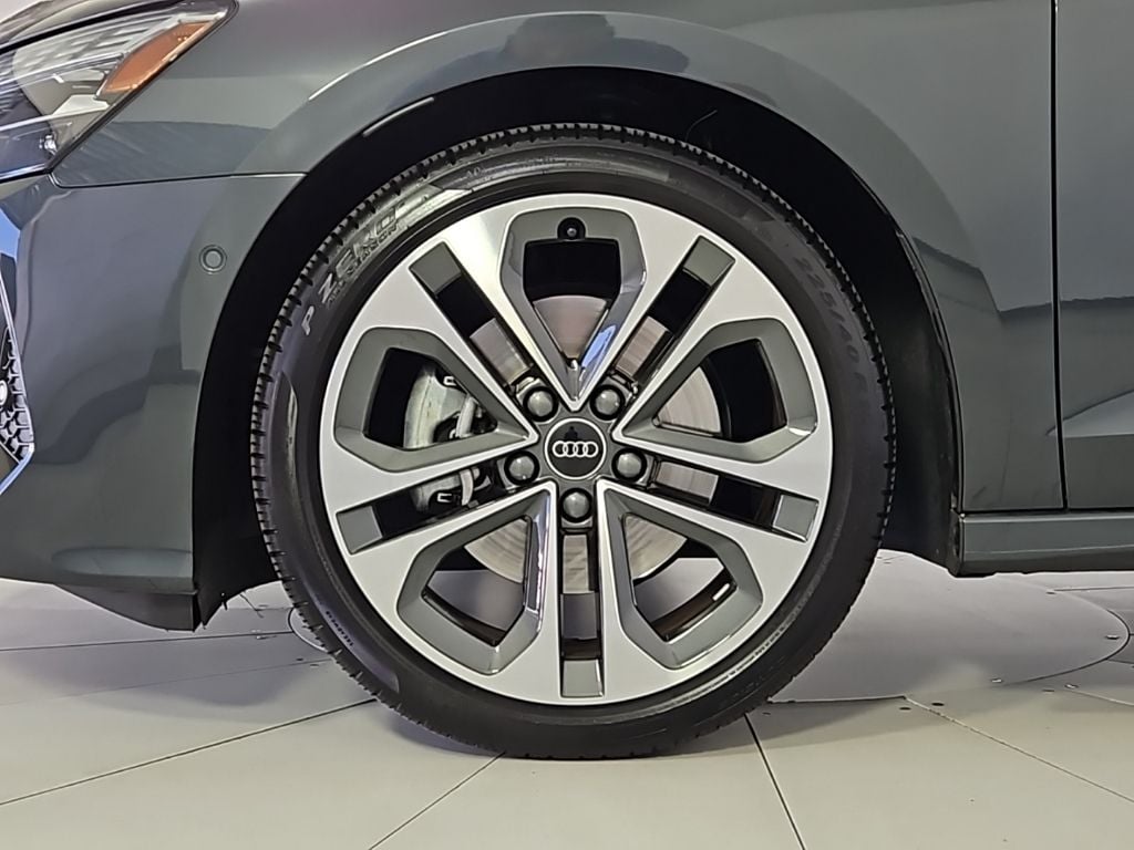 2025 Audi A3 40 Premium Plus photo 4