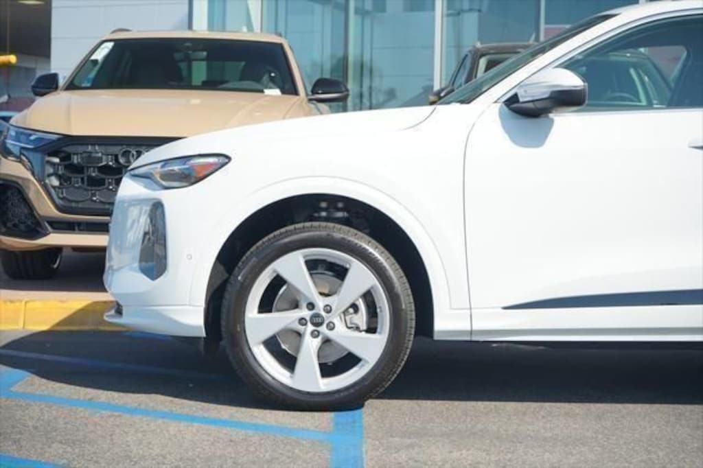 New 2025 Audi Q5 Prestige SUV