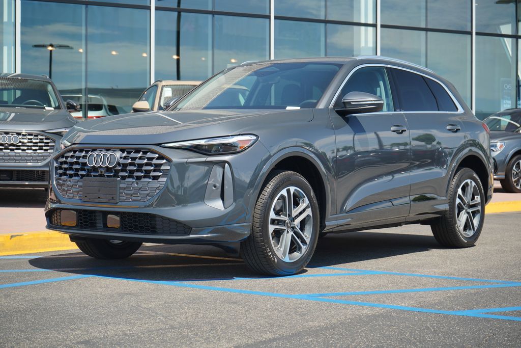 2025 Audi New Q5 Premium Plus's photo