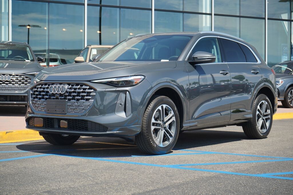 New 2025 Audi Q5 2.0T Premium SUV