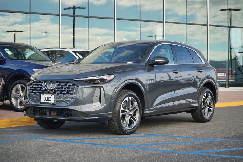 2025 Audi New Q5 Premium's photo