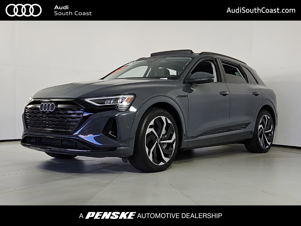  Audi Q8 e-tron