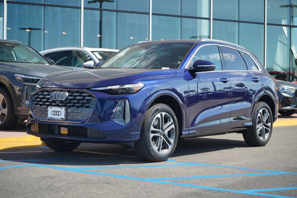 2025 Audi New Q5 Premium's photo