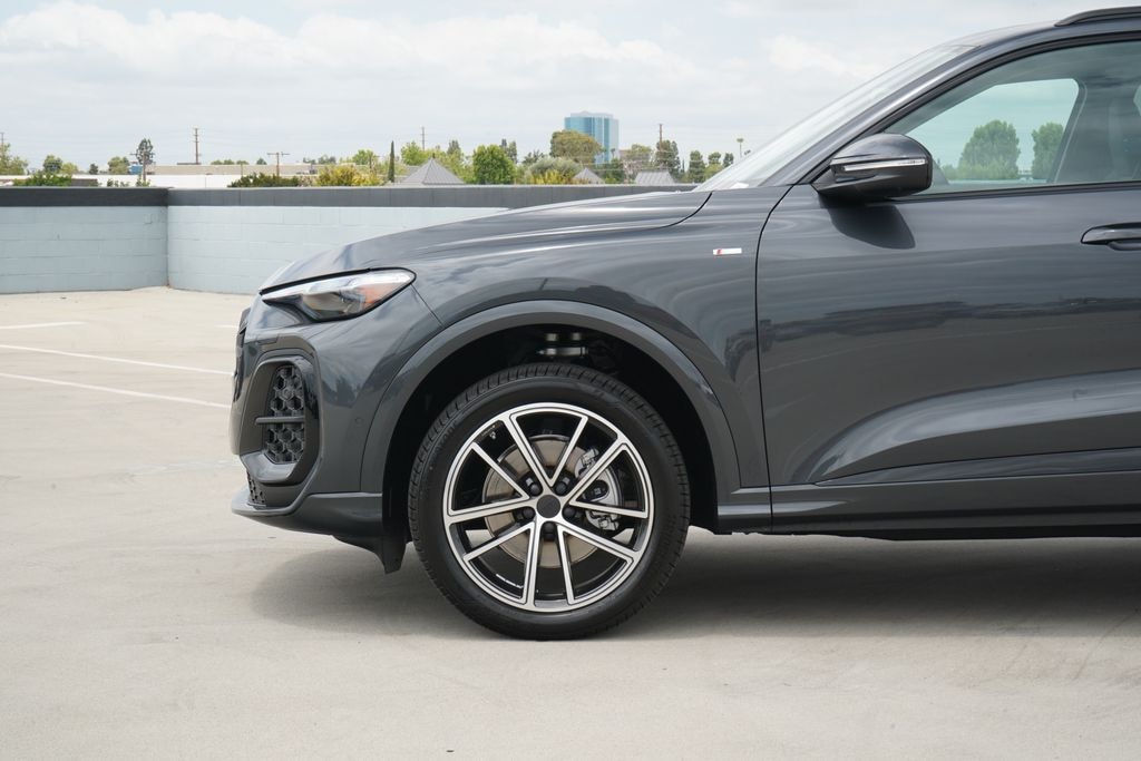 New 2026 Audi Q5 Premium Plus SUV