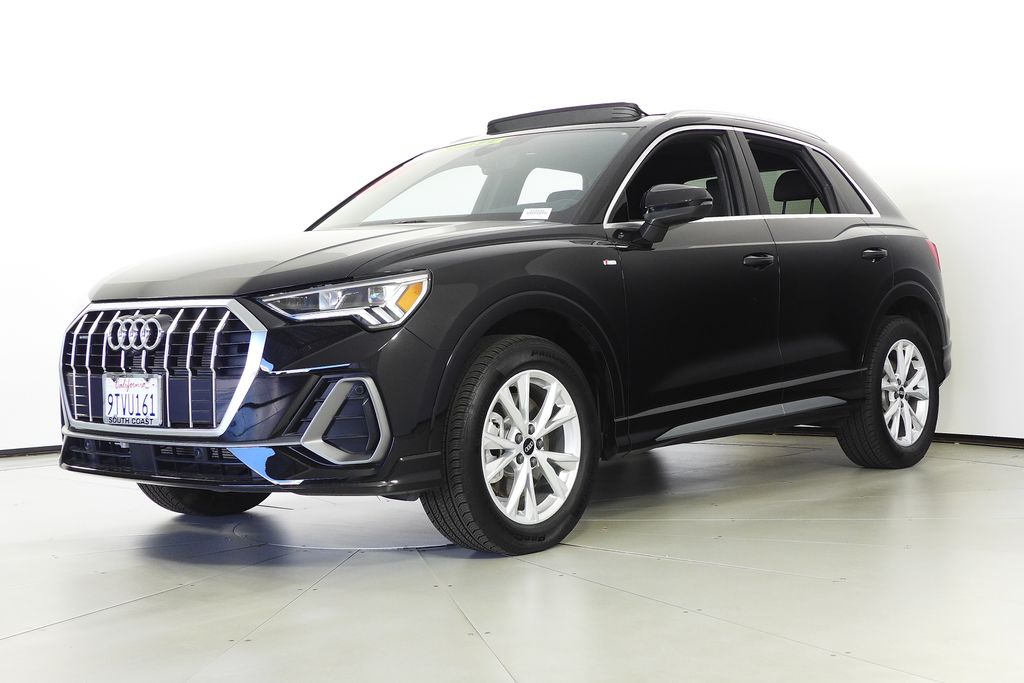 2025 Audi Q3 S line Premium Plus photo 2