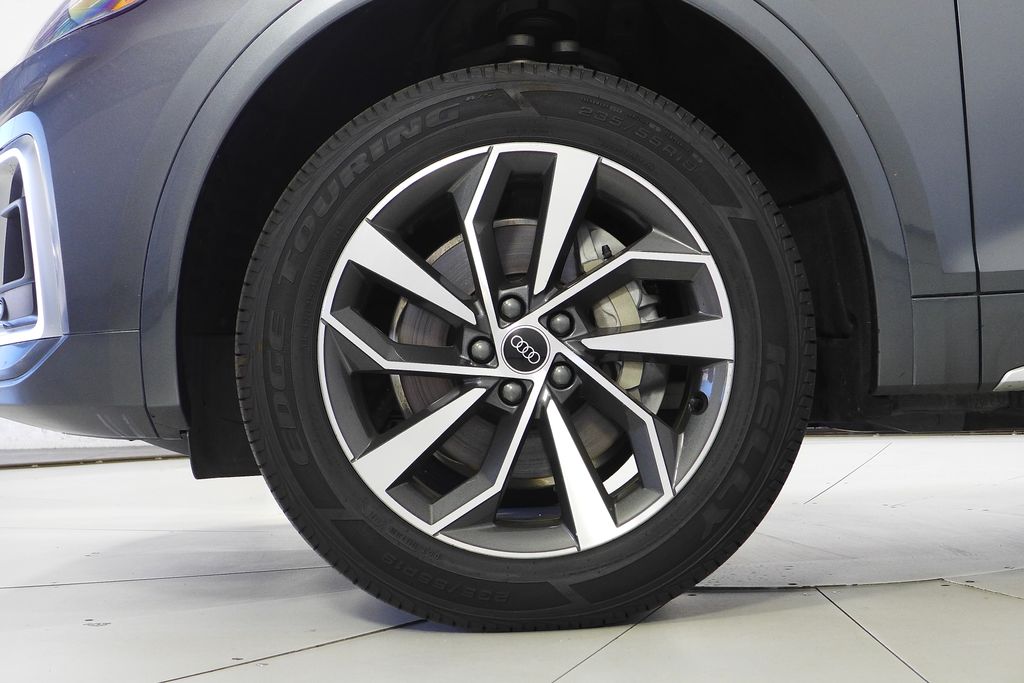 2023 Audi Q5 45 S Line Premium photo 4