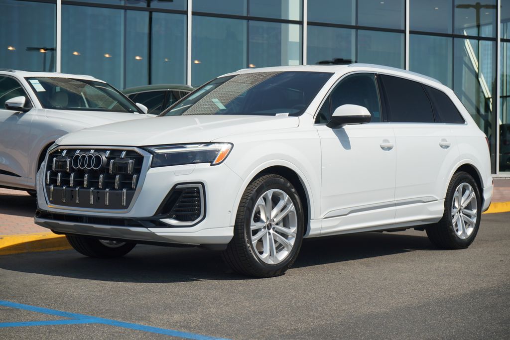 2026 Audi Q7 Premium Plus's photo